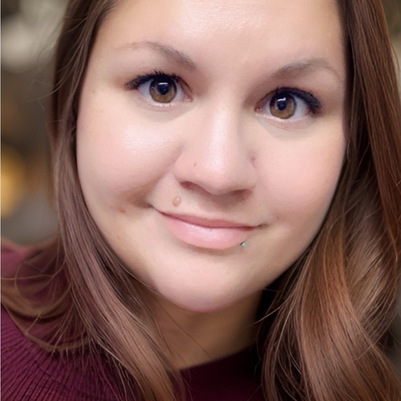 Meet your Posher, Sierra - Picture 1 of 1